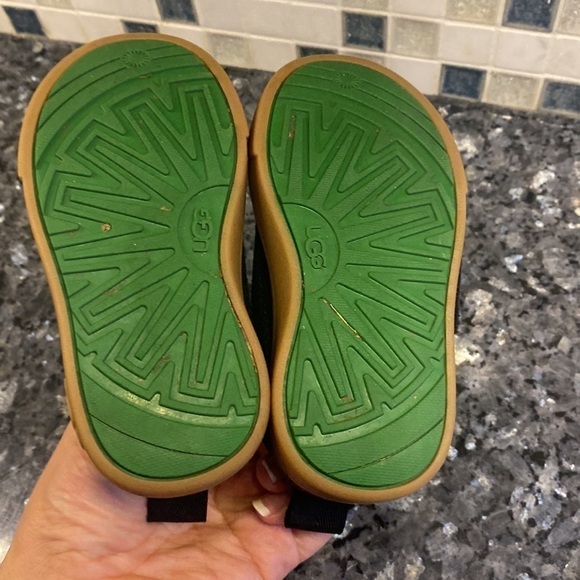 UGG Unisex-Child T Rennon Low Sneaker - Picture 3 of 4